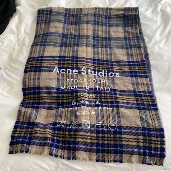 Acne Studios plaid 100% wool scarf. Blue and beige. - Picture 1 of 6